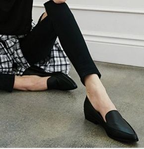 Pointed Faux Leather Loafers F21 Sz7